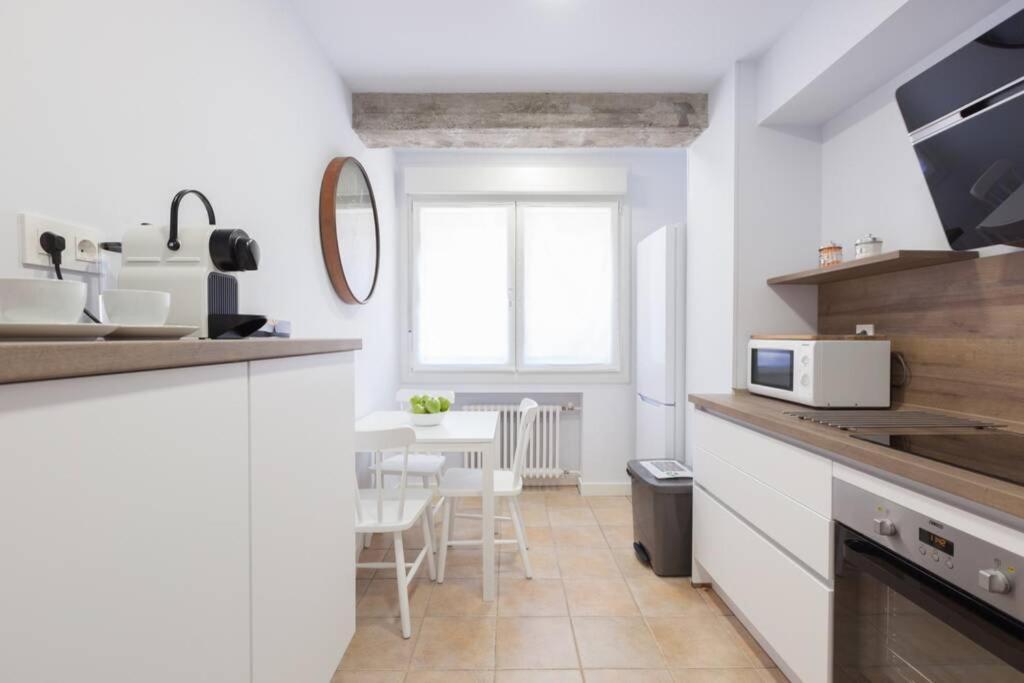 New Gorgeous Central Apartment - Beachfront - 3 Bd 산세바스티안 외부 사진
