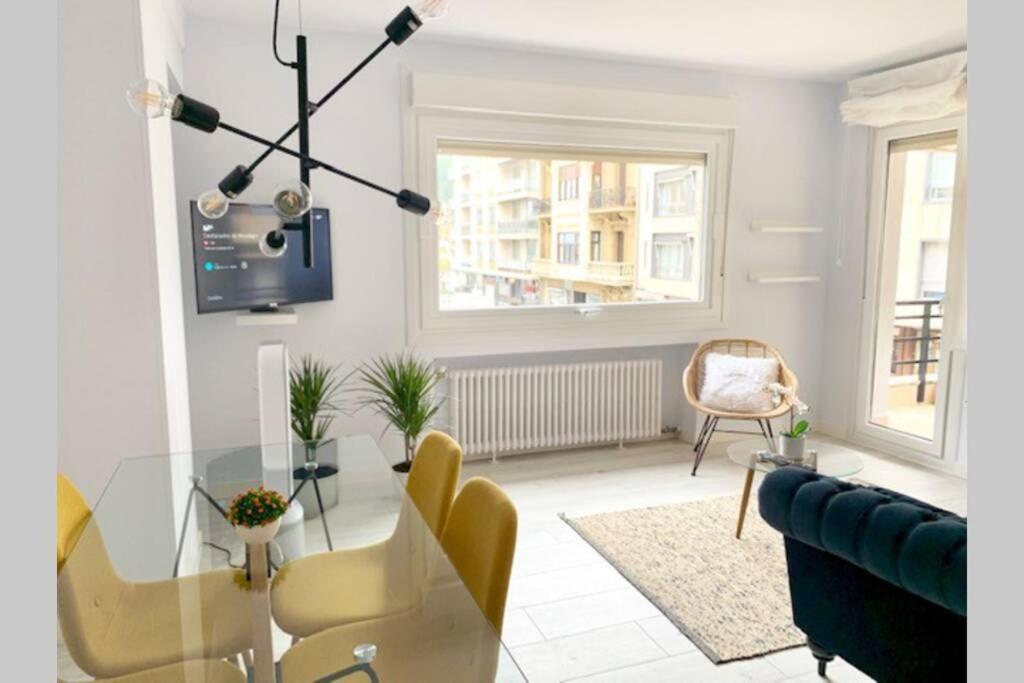 New Gorgeous Central Apartment - Beachfront - 3 Bd 산세바스티안 외부 사진