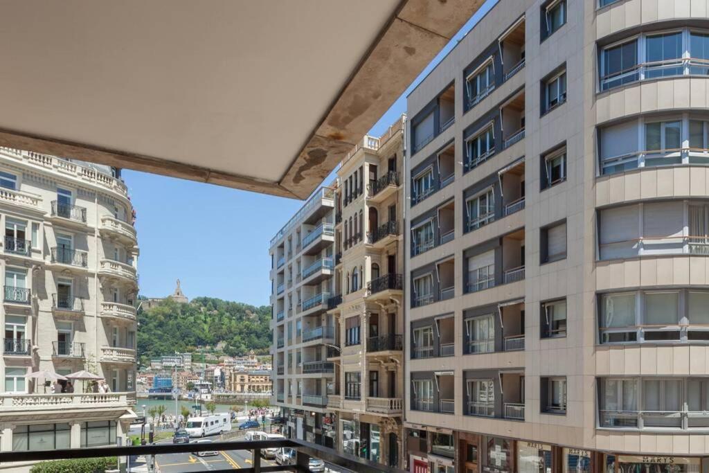 New Gorgeous Central Apartment - Beachfront - 3 Bd 산세바스티안 외부 사진